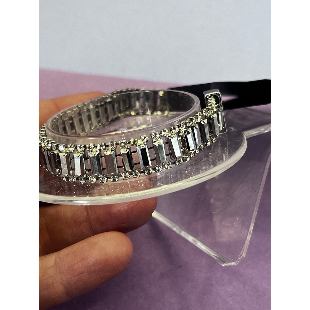 Guess Silver Tone Tennis Bracelet Made With Crystals Baguette Cut Great Gift New